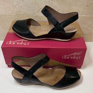 Dansko Women's Black Leather Vera Sandals, 39 (8.5-9)